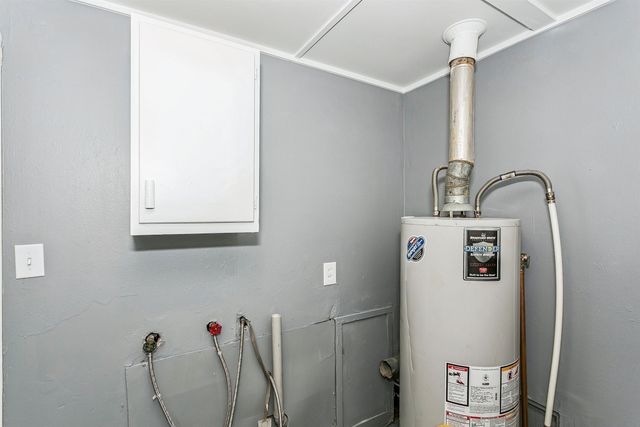 1836 S Laura Ave, Wichita, KS 67211