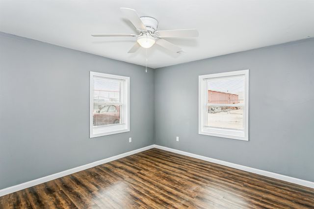 1836 S Laura Ave, Wichita, KS 67211