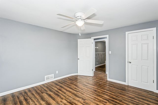 1836 S Laura Ave, Wichita, KS 67211