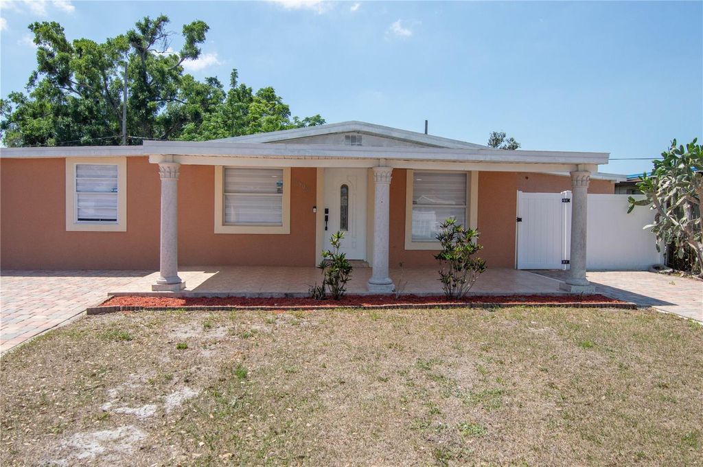 Image 2 of property listing at 6506 SALINE STREET, Tampa, FL 33634