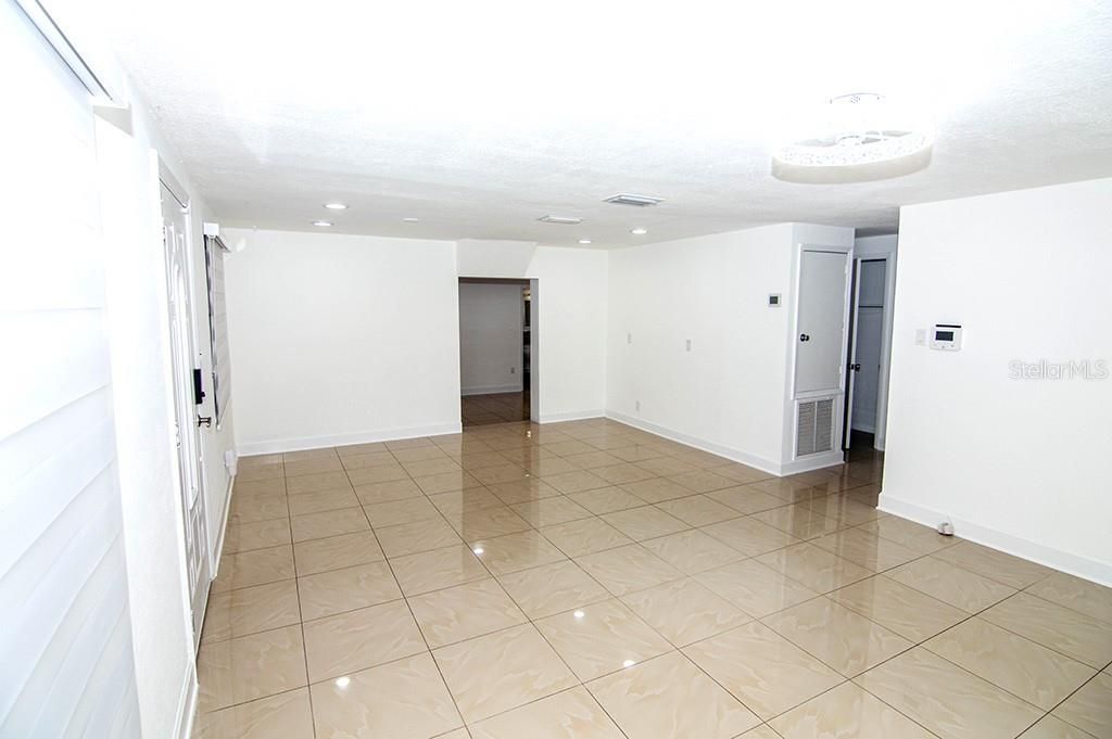 Image 15 of property listing at 6506 SALINE STREET, Tampa, FL 33634