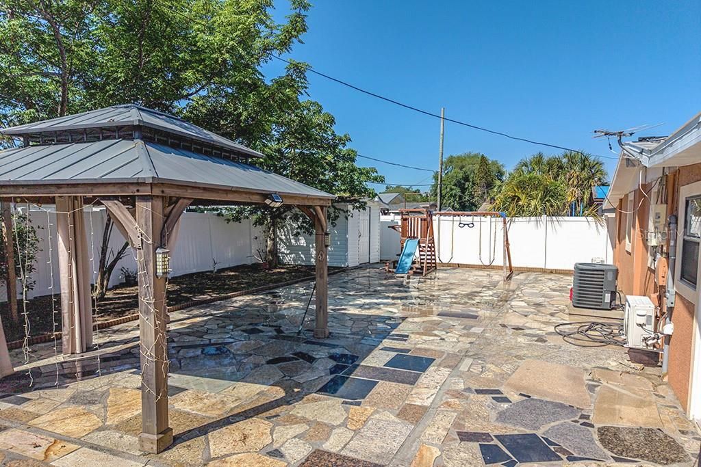 Image 7 of property listing at 6506 SALINE STREET, Tampa, FL 33634