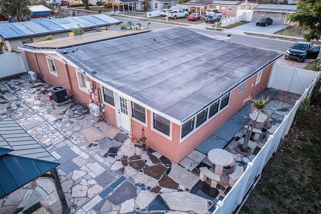 Image 9 of property listing at 6506 SALINE STREET, Tampa, FL 33634