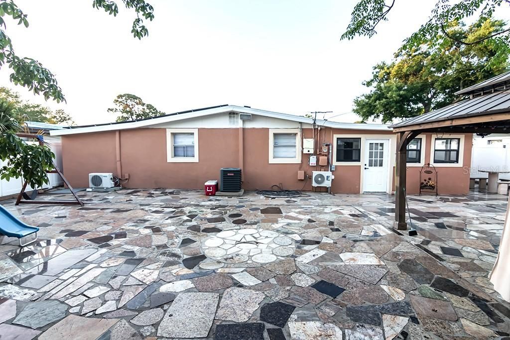 Image 10 of property listing at 6506 SALINE STREET, Tampa, FL 33634