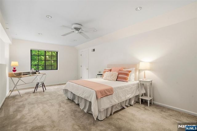 2902 Mark Twain Way, Mahwah, NJ 07430