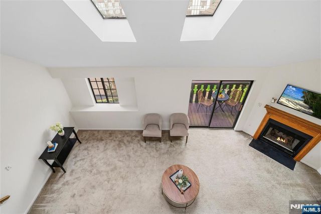 2902 Mark Twain Way, Mahwah, NJ 07430