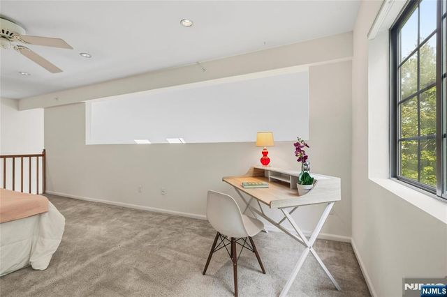 2902 Mark Twain Way, Mahwah, NJ 07430