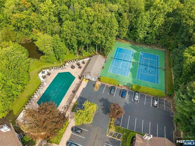 2902 Mark Twain Way, Mahwah, NJ 07430