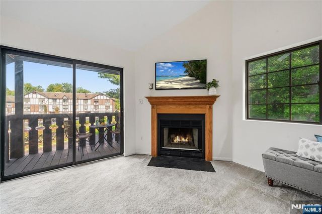 2902 Mark Twain Way, Mahwah, NJ 07430