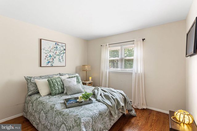 13 CHIMNEY LN, Cherry Hill, NJ 08003