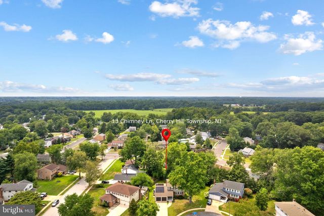 13 CHIMNEY LN, Cherry Hill, NJ 08003