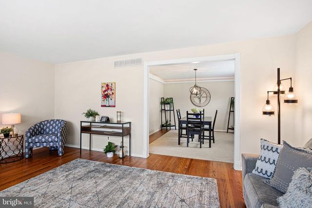 13 CHIMNEY LN, Cherry Hill, NJ 08003