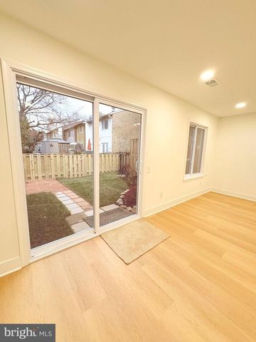 9650 MARSTON LN, Gaithersburg, MD 20886