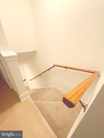 9650 MARSTON LN, Gaithersburg, MD 20886