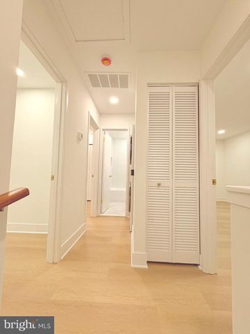 9650 MARSTON LN, Gaithersburg, MD 20886