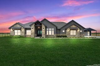 112 Hidden Cove, Floresville, TX 78114