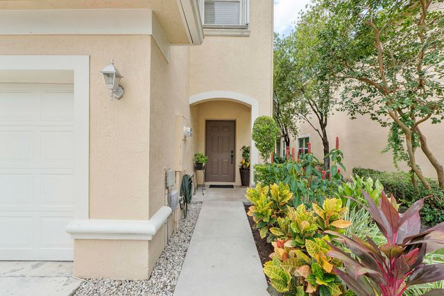 13804 Creston Place, Wellington, FL 33414