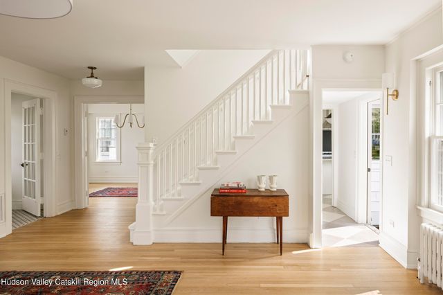 2 Jenkins Parkway, Hudson, NY 12534