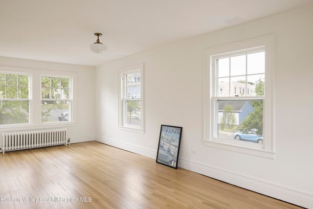 2 Jenkins Parkway, Hudson, NY 12534