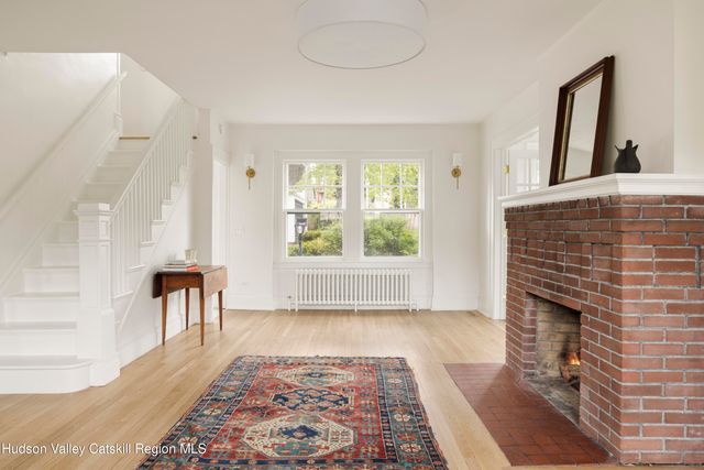 2 Jenkins Parkway, Hudson, NY 12534