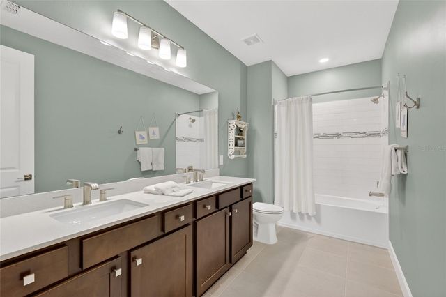 5470 SILVERSIDE PINE COURT, Lakewood Ranch, FL 34211