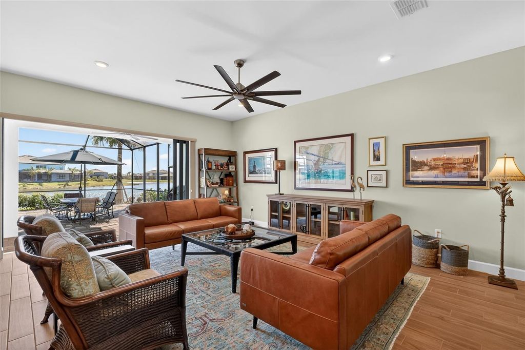 Image 11 of property listing at 5470 SILVERSIDE PINE COURT, Lakewood Ranch, FL 34211