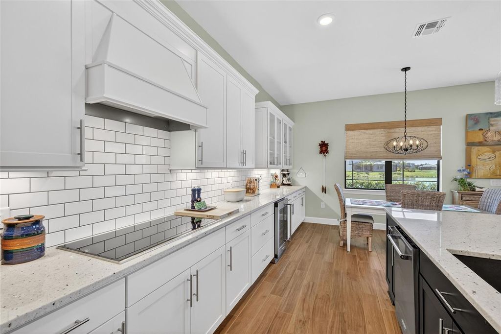 Image 16 of property listing at 5470 SILVERSIDE PINE COURT, Lakewood Ranch, FL 34211