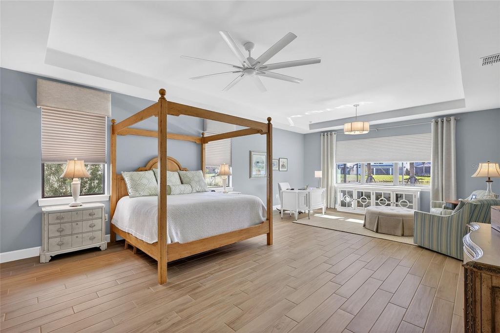 Image 20 of property listing at 5470 SILVERSIDE PINE COURT, Lakewood Ranch, FL 34211