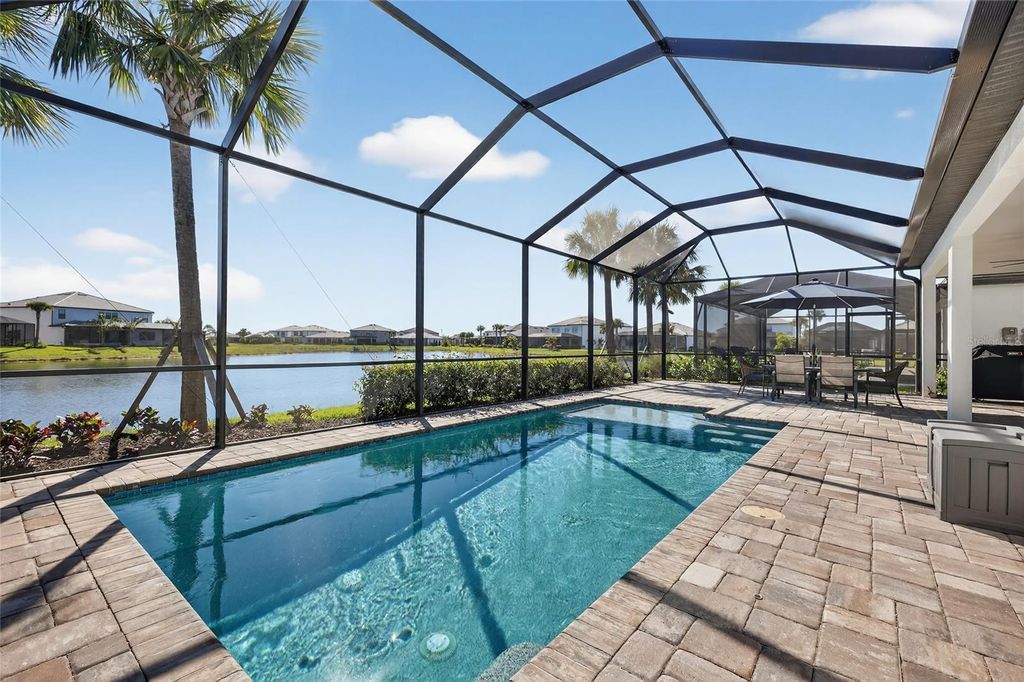 Image 3 of property listing at 5470 SILVERSIDE PINE COURT, Lakewood Ranch, FL 34211