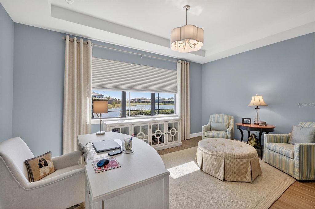 Image 24 of property listing at 5470 SILVERSIDE PINE COURT, Lakewood Ranch, FL 34211