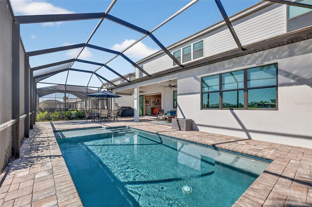 Image 4 of property listing at 5470 SILVERSIDE PINE COURT, Lakewood Ranch, FL 34211