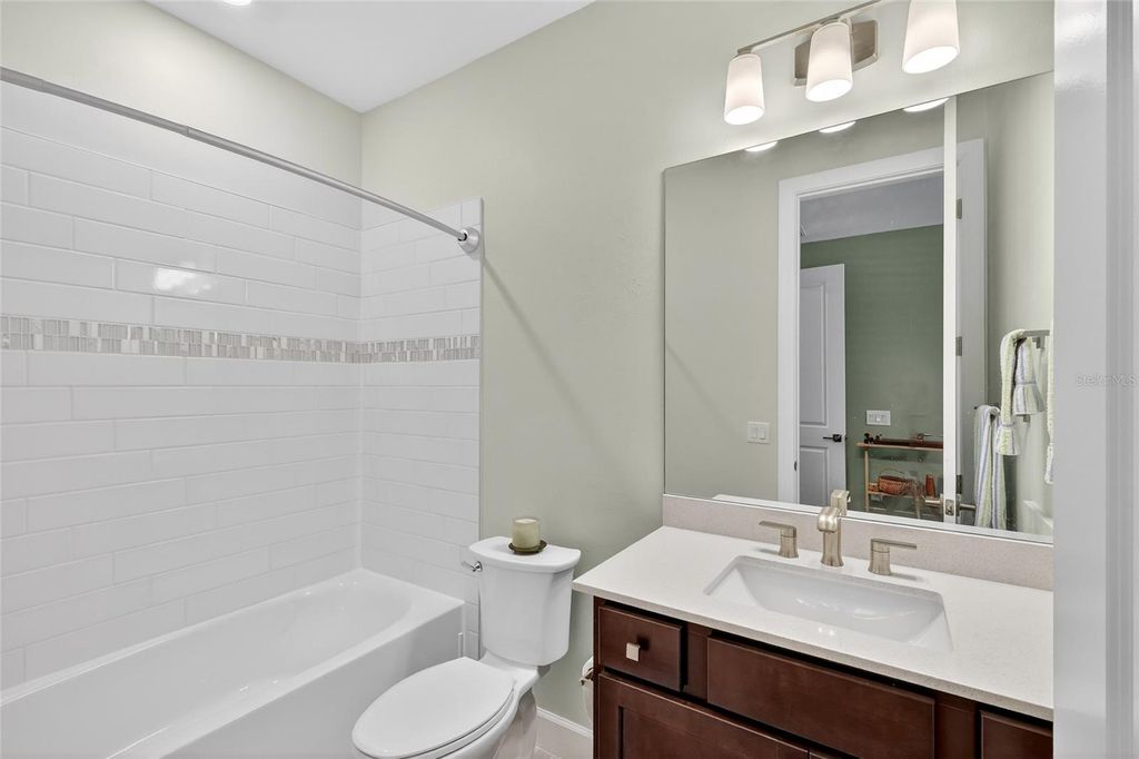 Image 50 of property listing at 5470 SILVERSIDE PINE COURT, Lakewood Ranch, FL 34211