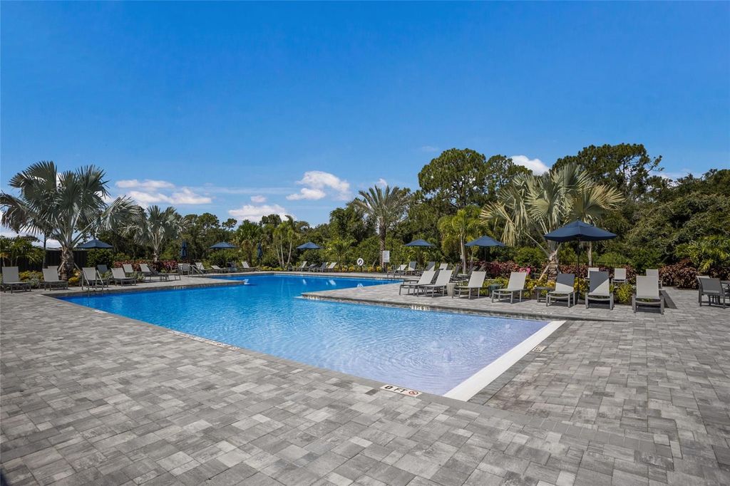 Image 67 of property listing at 5470 SILVERSIDE PINE COURT, Lakewood Ranch, FL 34211