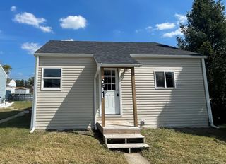 561 Grayton Road, Kingsford Heights, IN 46346