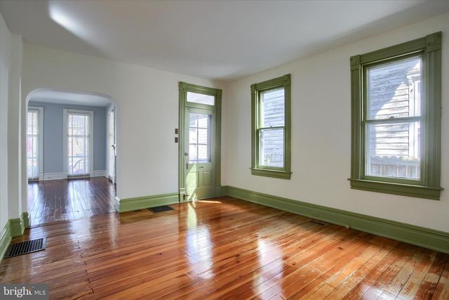 421 W MAIN STREET, Mechanicsburg, PA 17055