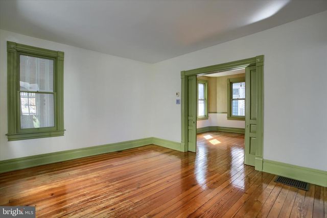 421 W MAIN STREET, Mechanicsburg, PA 17055