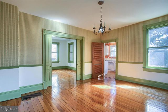 421 W MAIN STREET, Mechanicsburg, PA 17055