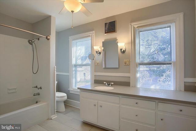 421 W MAIN STREET, Mechanicsburg, PA 17055