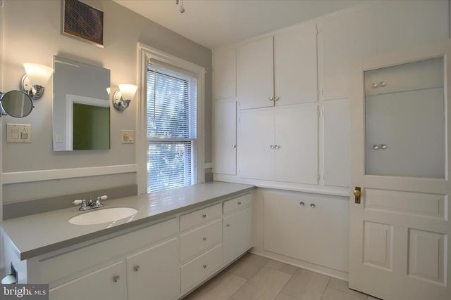 421 W MAIN STREET, Mechanicsburg, PA 17055