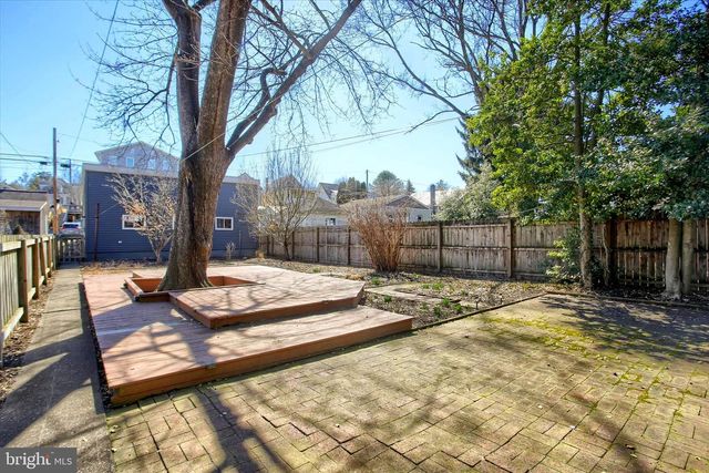 421 W MAIN STREET, Mechanicsburg, PA 17055