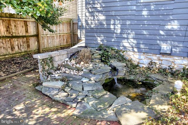 421 W MAIN STREET, Mechanicsburg, PA 17055