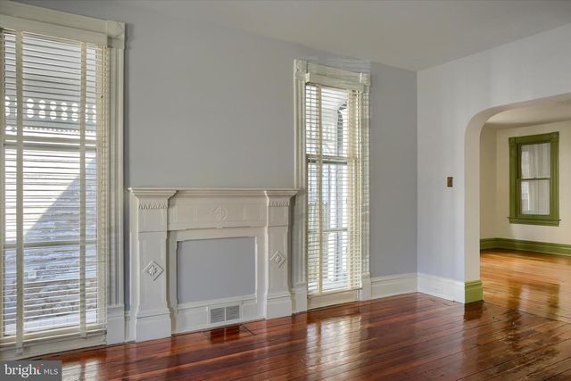 421 W MAIN STREET, Mechanicsburg, PA 17055