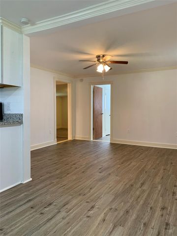 11858 13th Street, Santa Fe, TX 77510