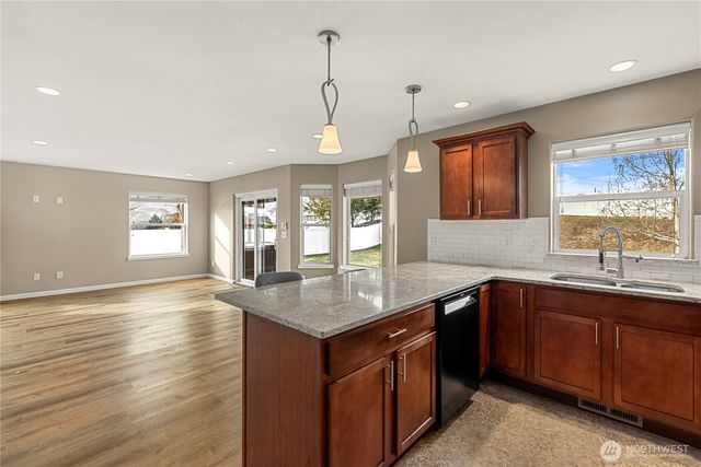 582 S James Avenue, East Wenatchee, WA 98802