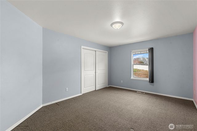 582 S James Avenue, East Wenatchee, WA 98802