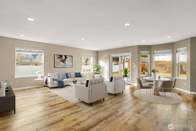 582 S James Avenue, East Wenatchee, WA 98802