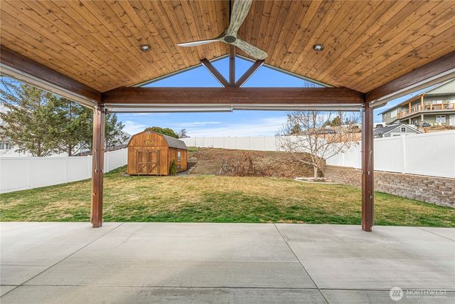 582 S James Avenue, East Wenatchee, WA 98802