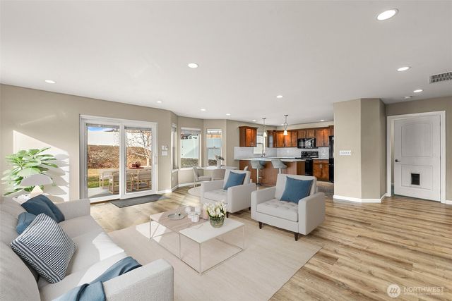 582 S James Avenue, East Wenatchee, WA 98802