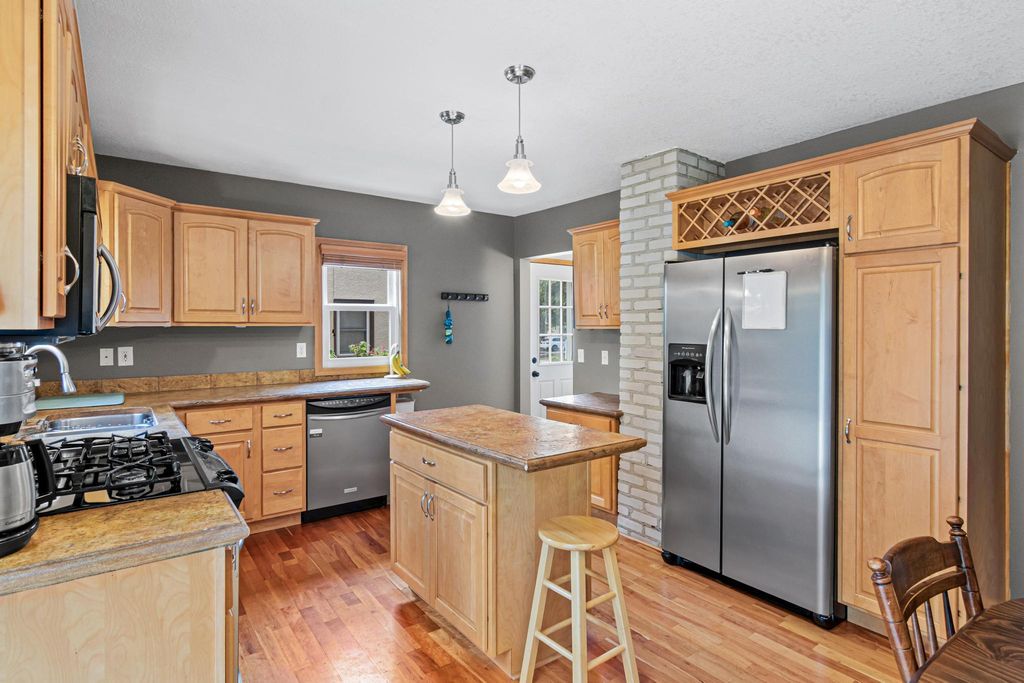 3975 Brunswick Avenue S, Saint Louis Park, MN 55416 — photo 5