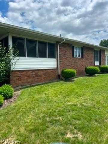 1926 Maple Street c, Salem, OH 44460